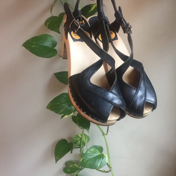 Swedish Hasbeens Shoes - Swedish Hasbeens black wood clog heel sandals